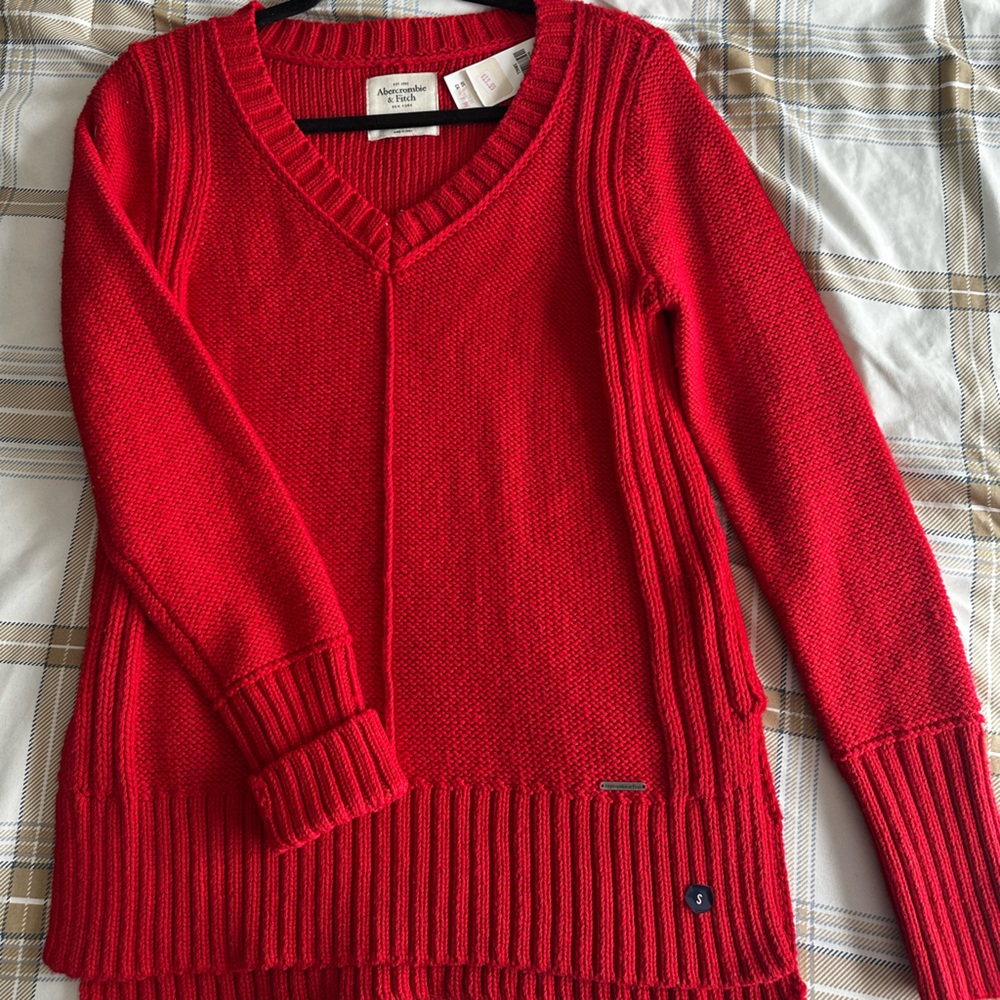 Abercrombie & Fitch V-Neck Red Sweater